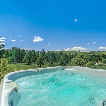 Villa Pikes Peak Stunning Views! Hot Tub! Pet Friendly!